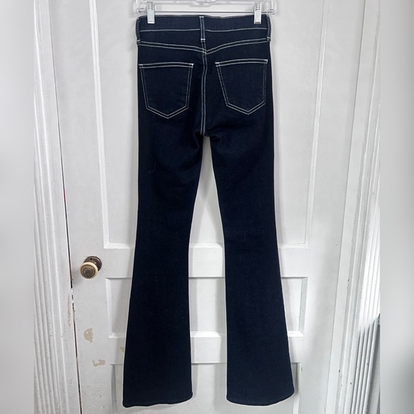 Veronica Beard Beverly High-Rise Skinny
Flare Jean in Tumble Topstitch Size 25 - Picture 4 of 4